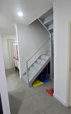 Casa de condomínio à venda com 250m², 3 quartos e 2 vagas