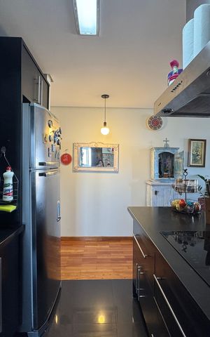 Apartamento à venda com 82m², 2 quartos e 2 vagas Apartamento à venda com 82m², 2 quartos e 2 vagasCozinha