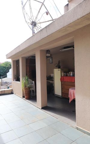 Casa à venda com 274m², 2 quartos e 1 vagaÁrea de Serviço