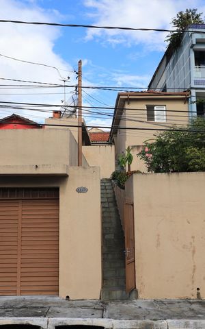 Casa à venda com 274m², 2 quartos e 1 vagaFachada