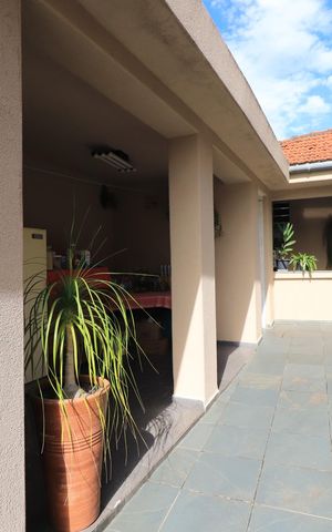 Casa à venda com 274m², 2 quartos e 1 vagaQuintal