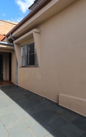 Casa à venda com 274m², 2 quartos e 1 vagaQuintal
