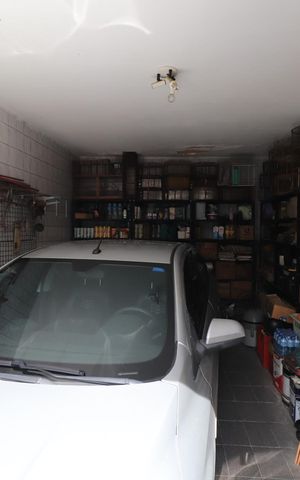 Casa à venda com 274m², 2 quartos e 1 vagaGaragem