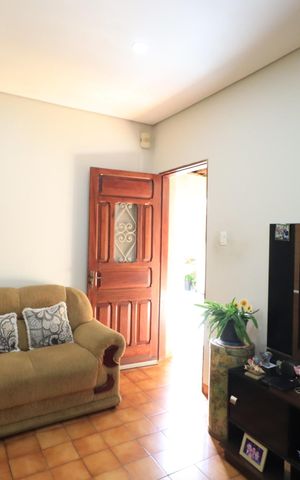 Casa à venda com 274m², 2 quartos e 1 vagaSala
