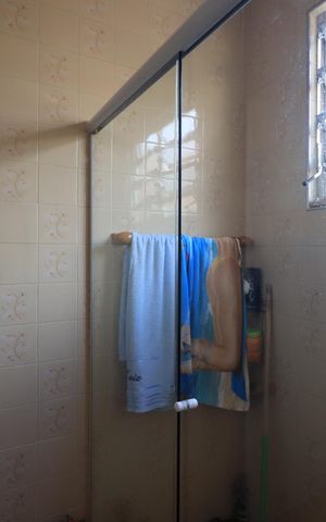 Casa à venda com 274m², 2 quartos e 1 vagaBanheiro