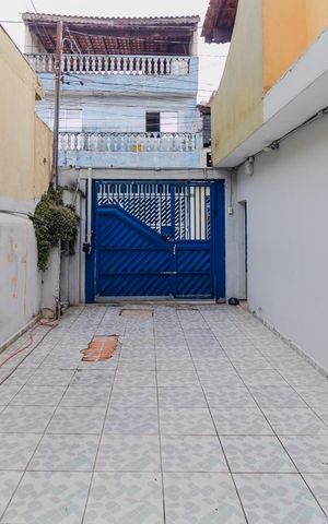 Casa à venda com 155m², 4 quartos e 2 vagas Casa à venda com 155m², 4 quartos e 2 vagasGaragem