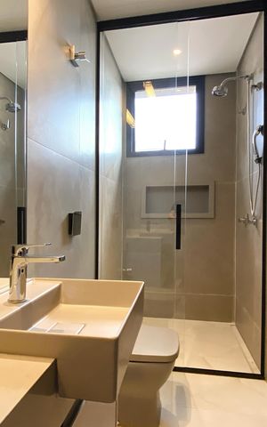 Casa de condomínio à venda com 470m², 4 quartos e 3 vagas Casa de condomínio à venda com 470m², 4 quartos e 3 vagasBanheiro da Suíte 3