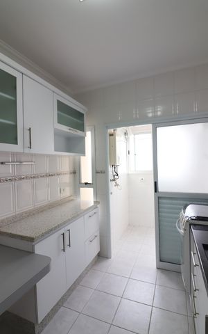 Apartamento à venda com 70m², 2 quartos e 2 vagasCozinha 