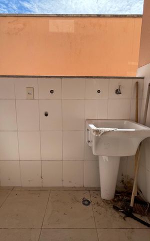 Casa à venda com 145m², 3 quartos e 2 vagas Casa à venda com 145m², 3 quartos e 2 vagasÁrea de Serviço