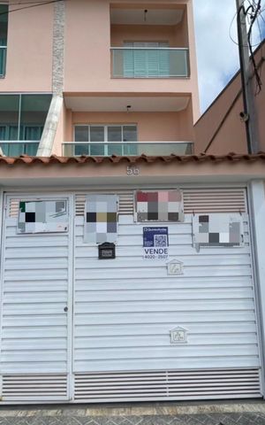 Casa à venda com 145m², 3 quartos e 2 vagas Casa à venda com 145m², 3 quartos e 2 vagasFachada