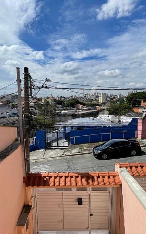Casa à venda com 145m², 3 quartos e 2 vagas Casa à venda com 145m², 3 quartos e 2 vagasVista