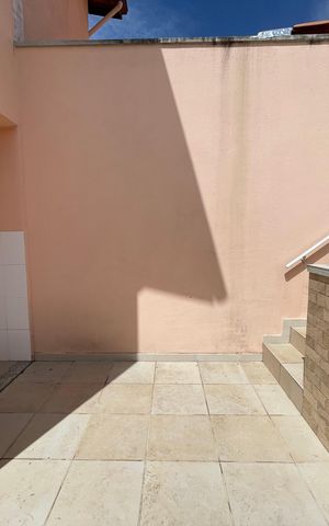 Casa à venda com 145m², 3 quartos e 2 vagas Casa à venda com 145m², 3 quartos e 2 vagasQuintal