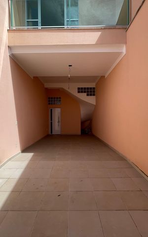 Casa à venda com 145m², 3 quartos e 2 vagas Casa à venda com 145m², 3 quartos e 2 vagasGaragem