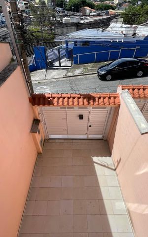 Casa à venda com 145m², 3 quartos e 2 vagas Casa à venda com 145m², 3 quartos e 2 vagasVista