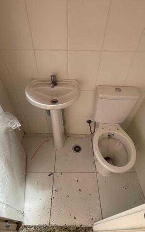 Casa à venda com 145m², 3 quartos e 2 vagas Casa à venda com 145m², 3 quartos e 2 vagasBanheiro 2