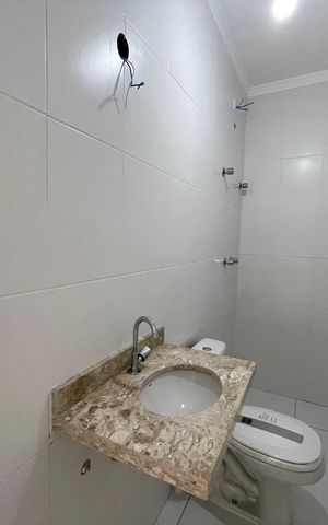 Casa à venda com 145m², 3 quartos e 2 vagas Casa à venda com 145m², 3 quartos e 2 vagasBanheiro 1