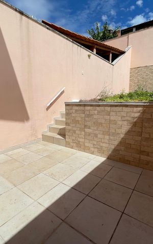 Casa à venda com 145m², 3 quartos e 2 vagas Casa à venda com 145m², 3 quartos e 2 vagasQuintal