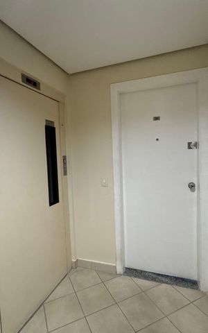 Apartamento à venda com 132m², 3 quartos e 3 vagasHall de serviço