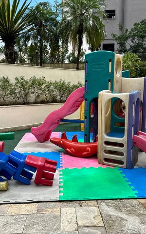 Apartamento à venda com 132m², 3 quartos e 3 vagasÁrea comum - Playground