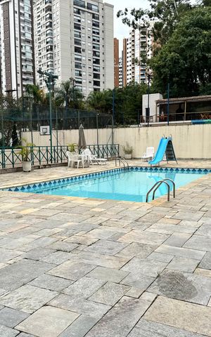 Apartamento à venda com 132m², 3 quartos e 3 vagasÁrea comum - Piscina