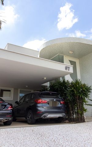 Casa de condomínio à venda com 278m², 3 quartos e 4 vagas