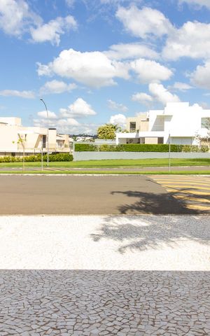 Casa de condomínio à venda com 278m², 3 quartos e 4 vagas