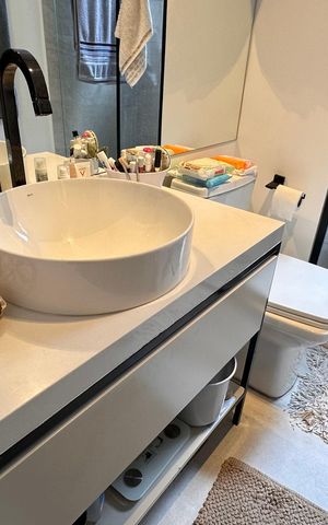 Apartamento à venda com 81m², 3 quartos e 1 vaga Apartamento à venda com 81m², 3 quartos e 1 vagaBanheiro Suíte