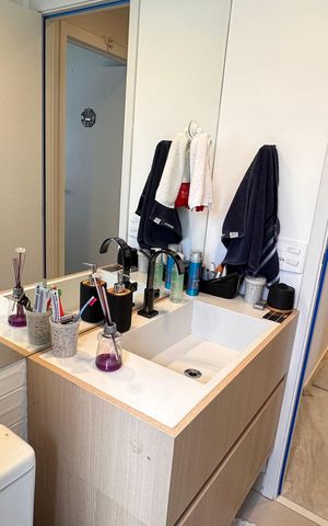 Apartamento à venda com 81m², 3 quartos e 1 vaga Apartamento à venda com 81m², 3 quartos e 1 vagaBanheiro social