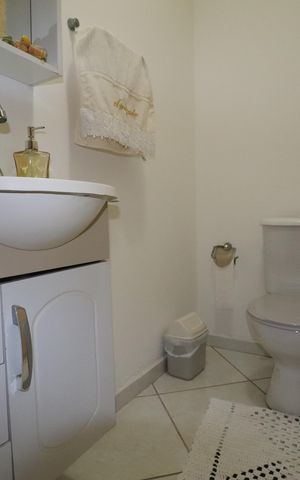 Casa à venda com 142m², 3 quartos e 2 vagasLavabo