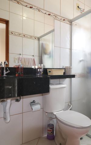 Casa à venda com 142m², 3 quartos e 2 vagasBanheiro Quarto 1 suíte