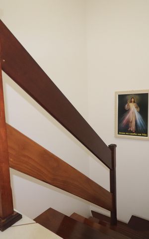 Casa à venda com 142m², 3 quartos e 2 vagasEscada