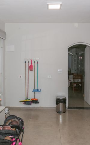 Casa à venda com 205m², 3 quartos e 2 vagas Casa à venda com 205m², 3 quartos e 2 vagasÁrea de Serviço