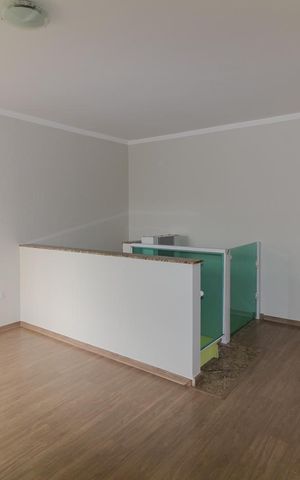 Casa à venda com 120m², 2 quartos e 2 vagas Casa à venda com 120m², 2 quartos e 2 vagasHall dos Quartos