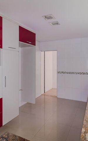 Casa à venda com 120m², 2 quartos e 2 vagas Casa à venda com 120m², 2 quartos e 2 vagasCozinha