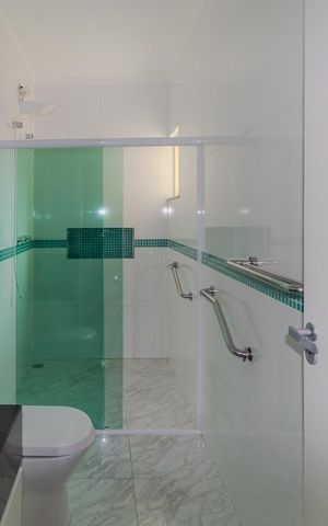 Casa à venda com 120m², 2 quartos e 2 vagas Casa à venda com 120m², 2 quartos e 2 vagasBanheiro da Suíte 1
