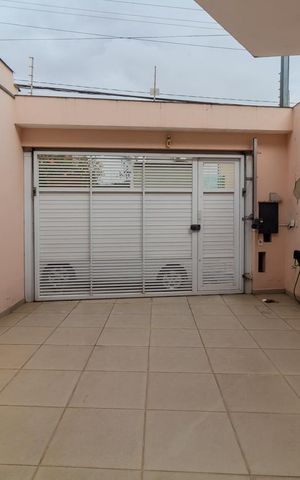 Casa à venda com 120m², 2 quartos e 2 vagas Casa à venda com 120m², 2 quartos e 2 vagasGaragem