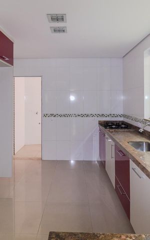 Casa à venda com 120m², 2 quartos e 2 vagas Casa à venda com 120m², 2 quartos e 2 vagasCozinha
