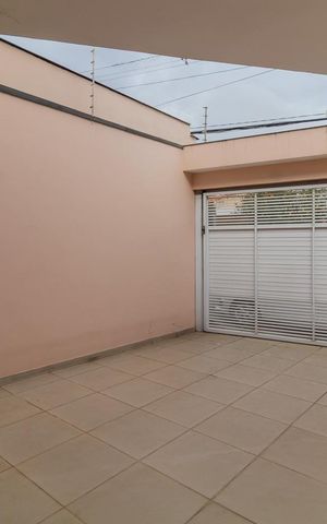 Casa à venda com 120m², 2 quartos e 2 vagas Casa à venda com 120m², 2 quartos e 2 vagasGaragem