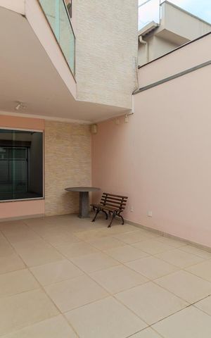 Casa à venda com 120m², 2 quartos e 2 vagas Casa à venda com 120m², 2 quartos e 2 vagasGaragem