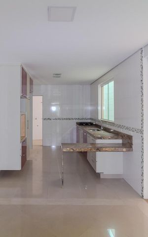 Casa à venda com 120m², 2 quartos e 2 vagas Casa à venda com 120m², 2 quartos e 2 vagasCozinha