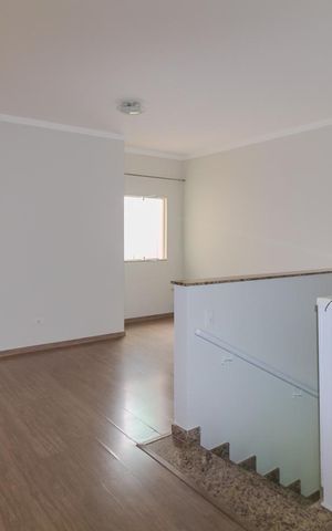 Casa à venda com 120m², 2 quartos e 2 vagas Casa à venda com 120m², 2 quartos e 2 vagasHall dos Quartos