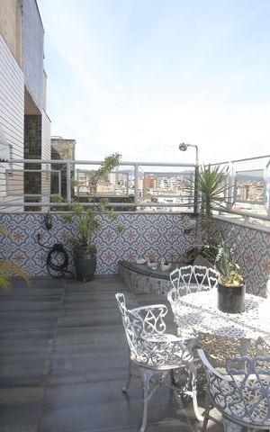 Apartamento à venda com 200m², 4 quartos e 2 vagasCobertura