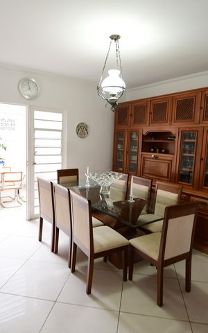 Casa à venda com 209m², 3 quartos e 2 vagasSala