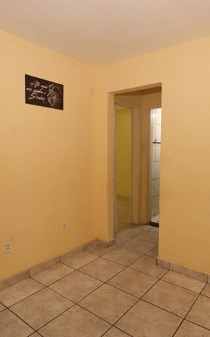 Studio para alugar com 28m², 2 quartos e sem vaga Studio para alugar com 28m², 2 quartos e sem vagaSala