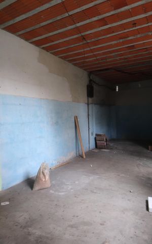 Casa à venda com 170m², 3 quartos e 5 vagasSalão