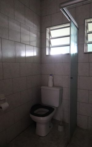 Casa à venda com 170m², 3 quartos e 5 vagasBanheiro 1