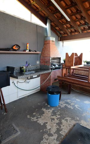 Casa à venda com 165m², 3 quartos e 3 vagasVaranda gourmet