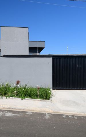 Casa à venda com 165m², 3 quartos e 3 vagasFachada
