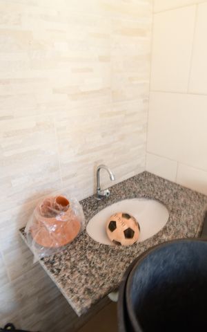 Casa à venda com 165m², 3 quartos e 3 vagasBanheiro de serviço