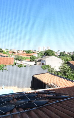 Casa à venda com 165m², 3 quartos e 3 vagasQuarto 2 - Vista